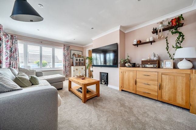 24 Winston Close, Bognor Regis photo 2