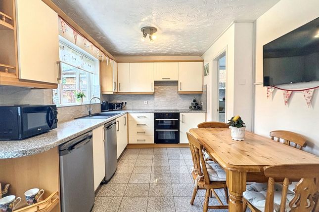 27 Rushby Road, Coalville photo 3