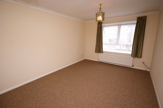 76, Victoria Close, Wimborne photo 4