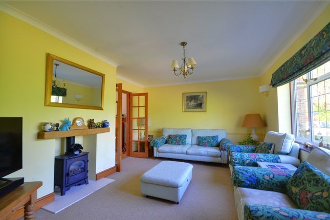 121, Imberhorne Lane, West Sussex photo 4
