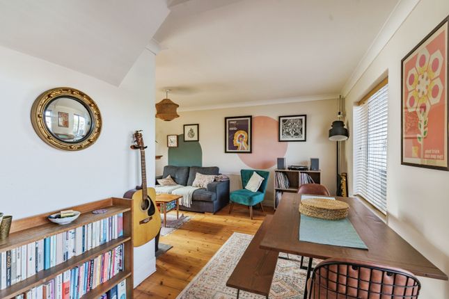 99, Stanstead Crescent, Brighton photo 3