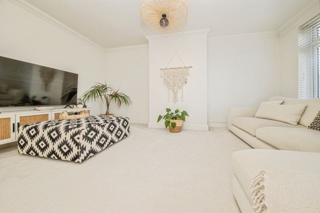 1, Pearcroft Road, Ipswich photo 4