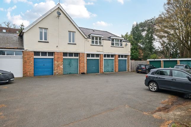 2-bed flat on 30, Lynton Green, Maidenhead, £320,000