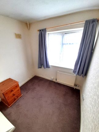 3, Stuart Crescent, Hayes photo 5