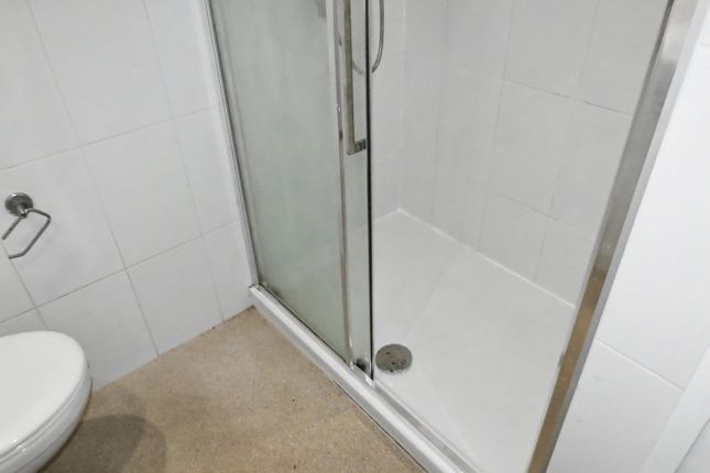 Apartment 613 Cardinal Court, Oldham photo 4