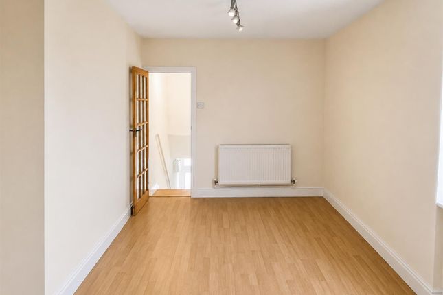 27, Kildare Road, London photo 2
