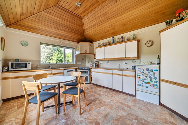 Santerre, Hamm Court, WEYBRIDGE photo 4