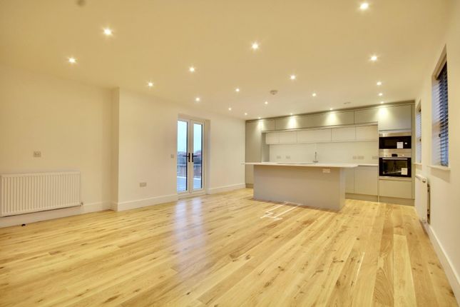 3 bed property for rent in High Street, Cosham PO6