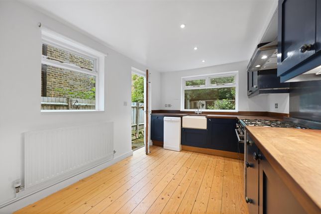 11, Sterne Street, London photo 4