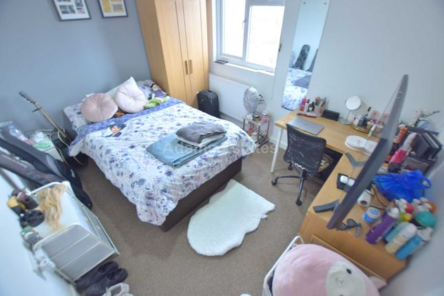 Flat A, London Road, Reading photo 4