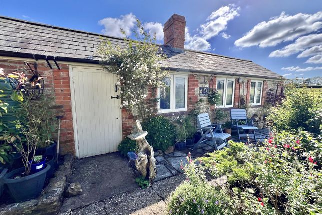 Cottage for sale in Culvers, Gillingham