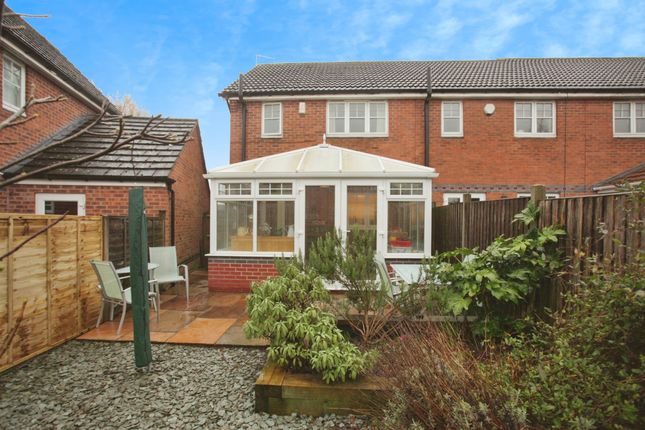 End terrace house for sale in Canal Way, Hinckley