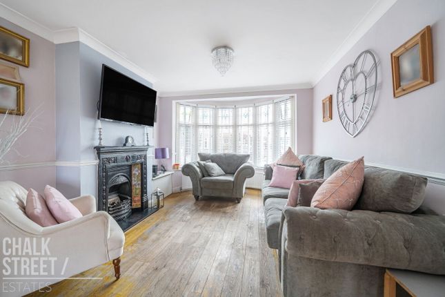 5, Cedar Road, Hornchurch photo 3