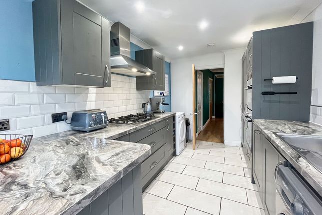 33 Christopher Road, Neath photo 2