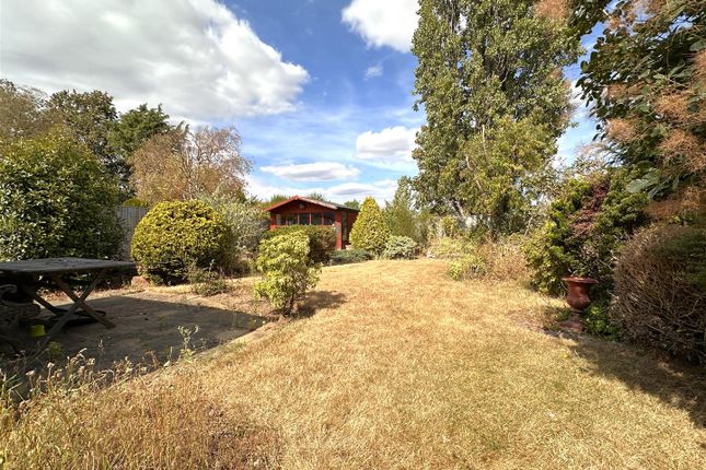 11, Village Close, Newark photo 3