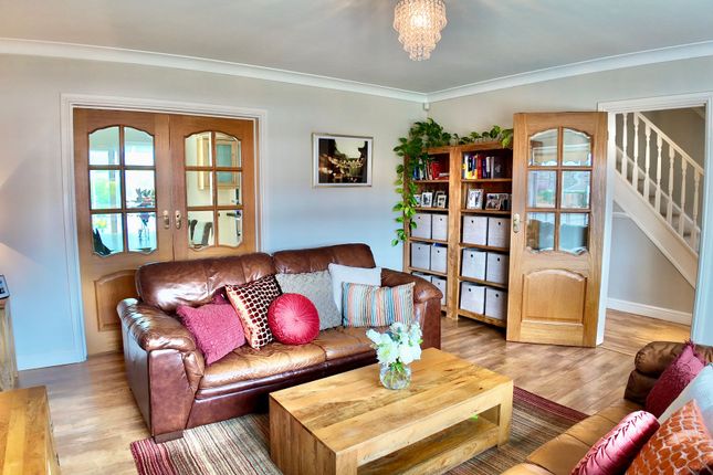 3 Castle Fields, Tredegar photo 3