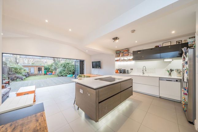 24, Holmes Road, Twickenham photo 3