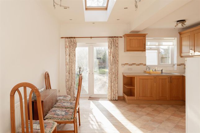 3, Hanworth Road, Redhill photo 2