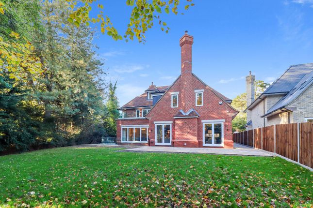 Detached house to rent in Knottocks Drive, Beaconsfield, Buckinghamshire