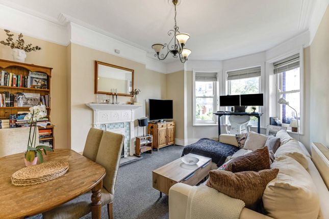 Flat 4 Harvard Court,, Honeybourne Road, London photo 2
