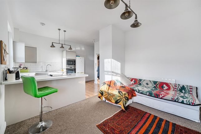 Flat 3, 10, West Allington, Bridport photo 4