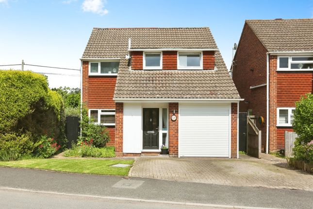 Thumbnail Detached house for sale in Sovereign Drive, Botley, Southampton