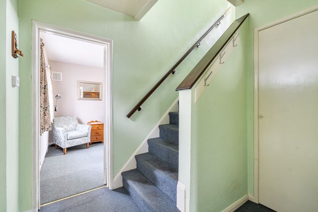 Redgrove Road, Cheltenham photo 3