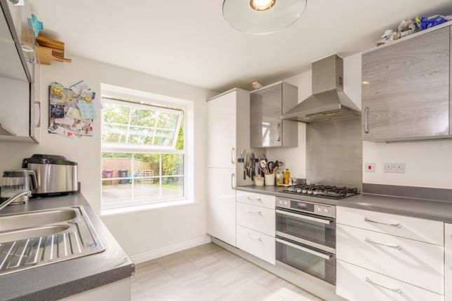 20, Baileys Way, Chichester photo 2