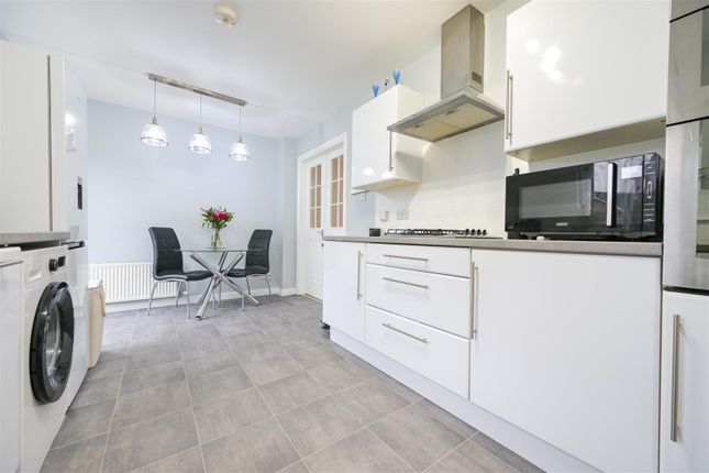 4, Paddock Court, Carluke photo 4