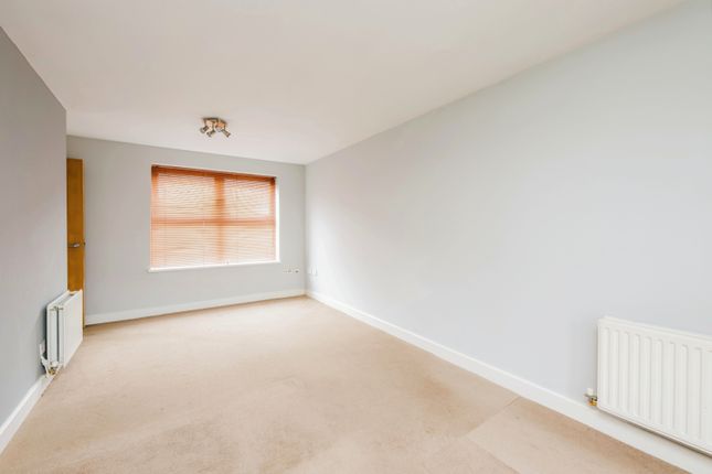 Flat for sale in Standside, Northampton