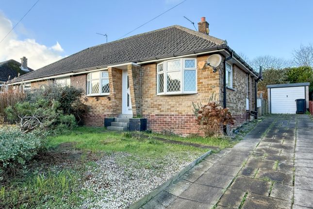 24, Close Lea, Brighouse photo 2
