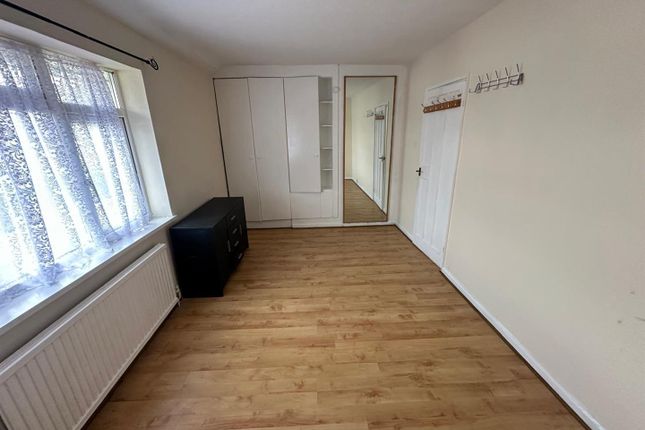 Thumbnail Terraced house to rent in Benningholm Road, Edgware