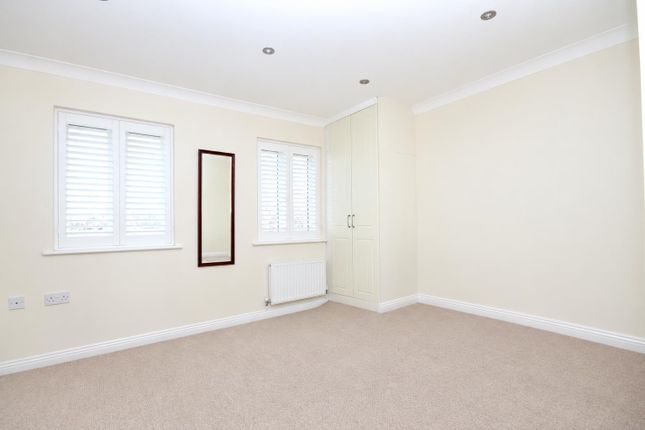 2 Swanton Cottages, Linden Road, Leatherhead photo 4