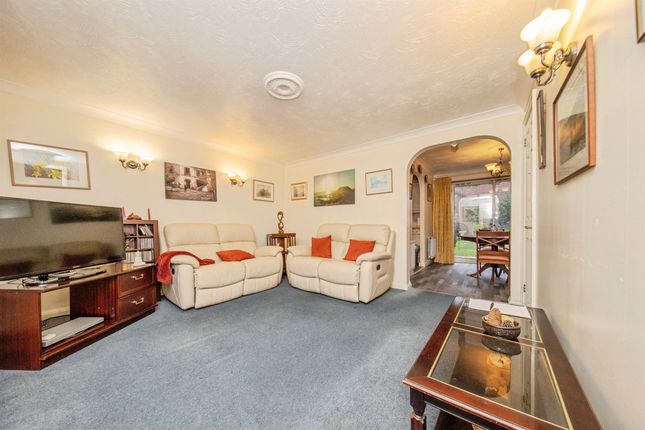 6, Julian Avenue, COLCHESTER photo 4