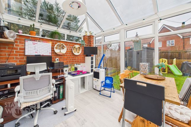 76 Tortoiseshell Drive, Attleborough photo 3