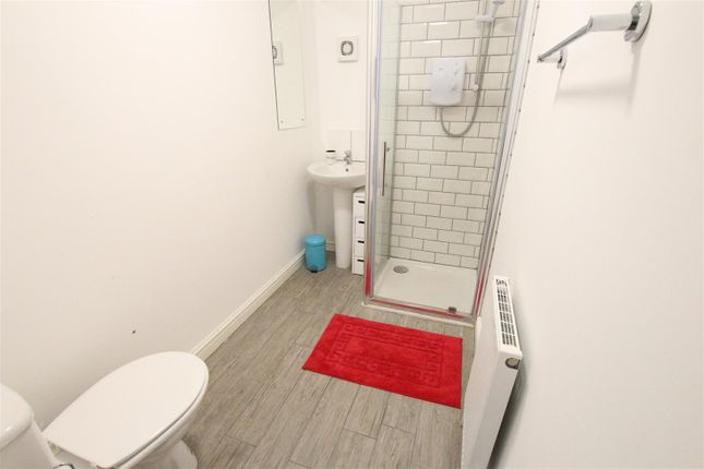 Room 5, 33, Hazelwood Road, Northampton photo 4