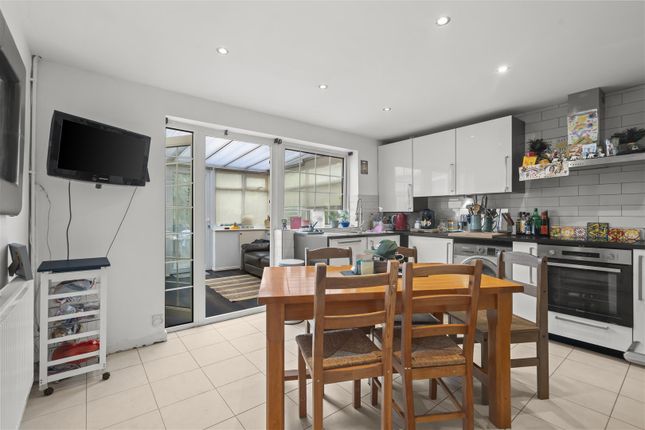 3, Simmonds Rise, Hemel Hempstead photo 3