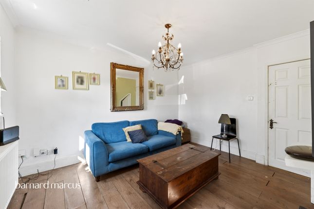 Queen Anne Cottage, Woodcote Road, Epsom photo 3