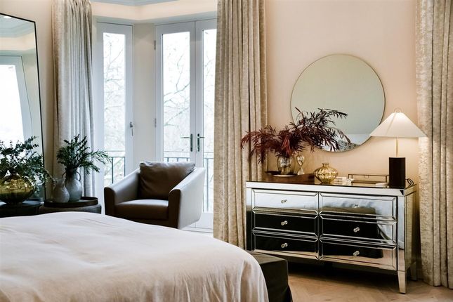 Knightsbridge Luxury  Flat 30, Wellington Court (44).Jpg