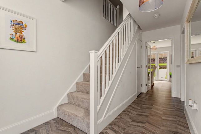 30, Hillfoot Drive, Howwood photo 2