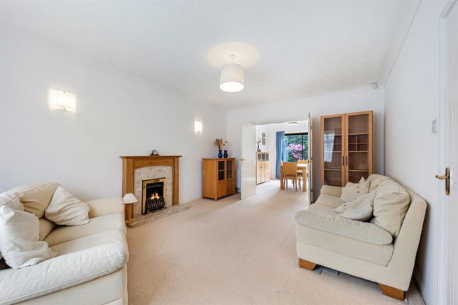 2, Waverton Close, Northwich photo 4