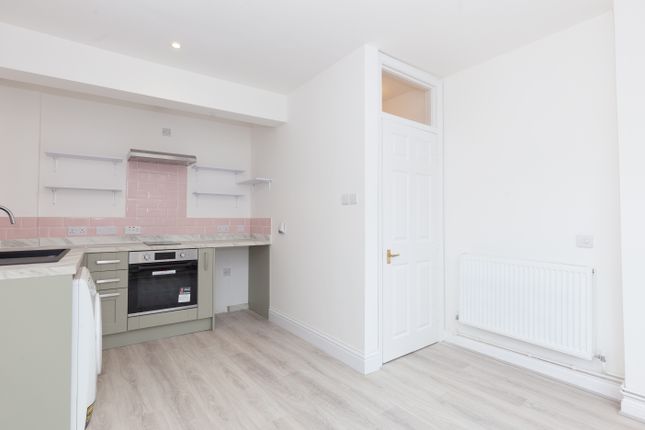 Flat 1, 31, Fairacres Road, Oxford photo 2