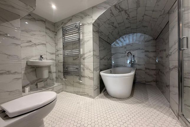 Apartment 7, Gold Heights, Sandgate photo 3
