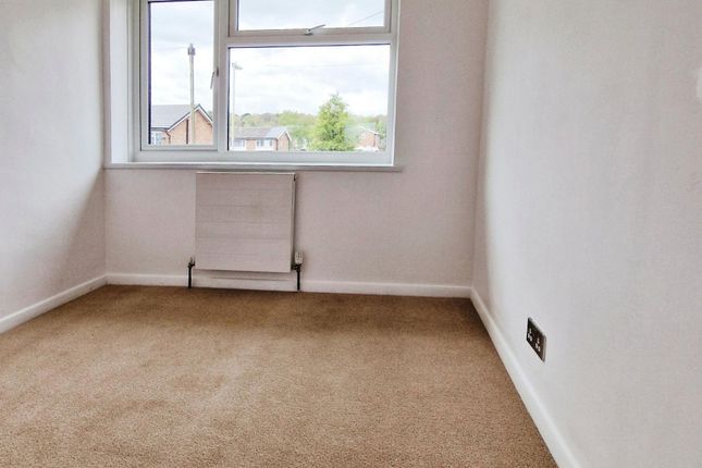 11, Belland Drive, Aldershot photo 2