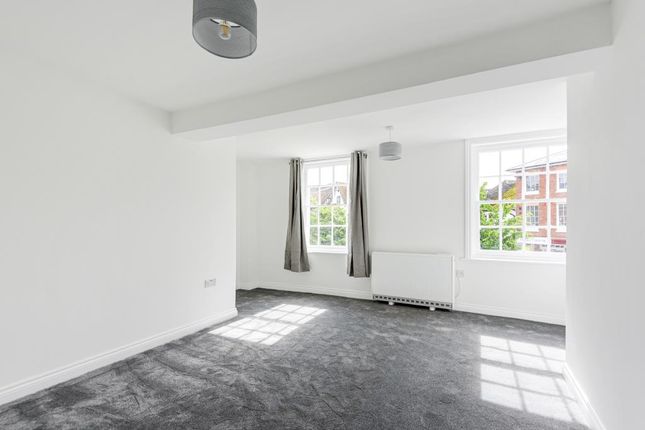 Thumbnail Flat to rent in Market Place, Wokingham