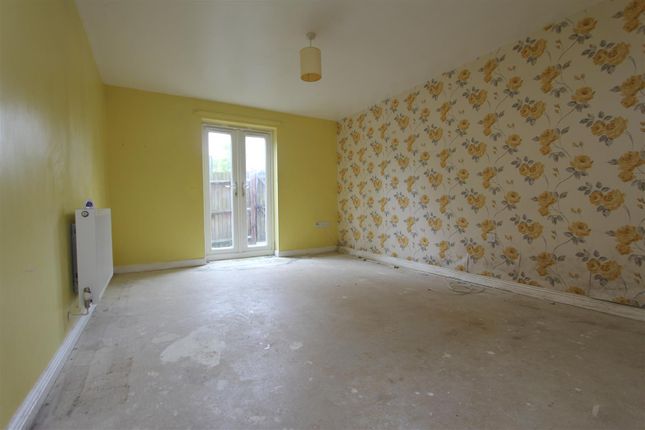 Flat for sale in Chapel Close, Wantage
