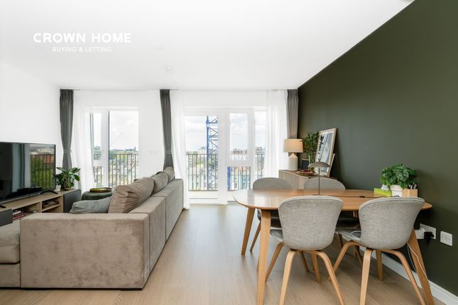 Flat for sale in Holland House, Parr's Way