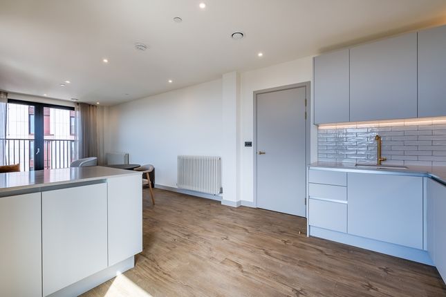 11 Selborne Road, London photo 2