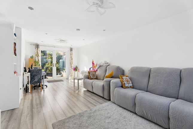 36 Ash Road, High Wycombe photo 4