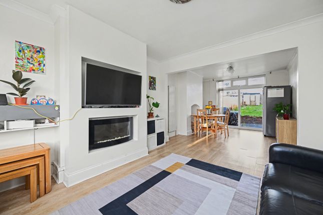 29, Lytham Road, Warwickshire, CV22 7PG photo 2